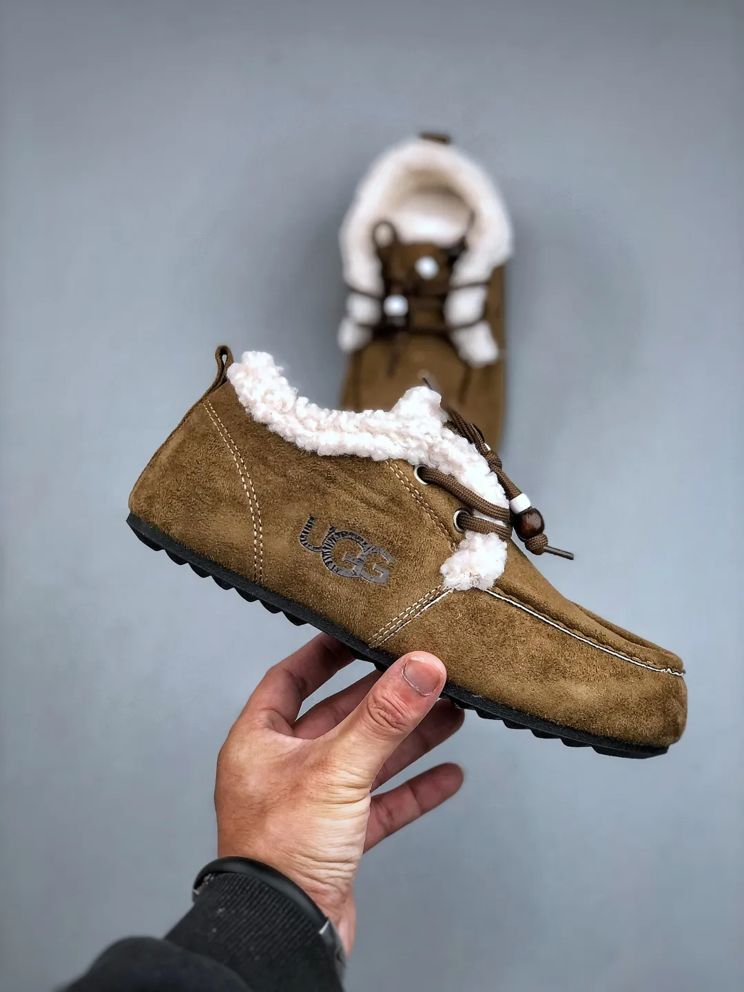 💰260 supports store Z UGG2025ss official website latest hanni thick sole, I love it so much, and it is very light and easy to wear. When paired with socks, it has a super sweet girly feel. Dopamine color, full of vitality, really super girl ~ fall in love at a glance, original upper material, original outsole, soft and comfortable on the feet, versatile, long legs in seconds, a must-have summer item Code number: 35-40